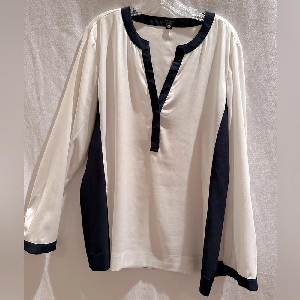 ANN TAYLOR COLOR BLOCK TUNIC BLOUSE, cream and navy, size 14
